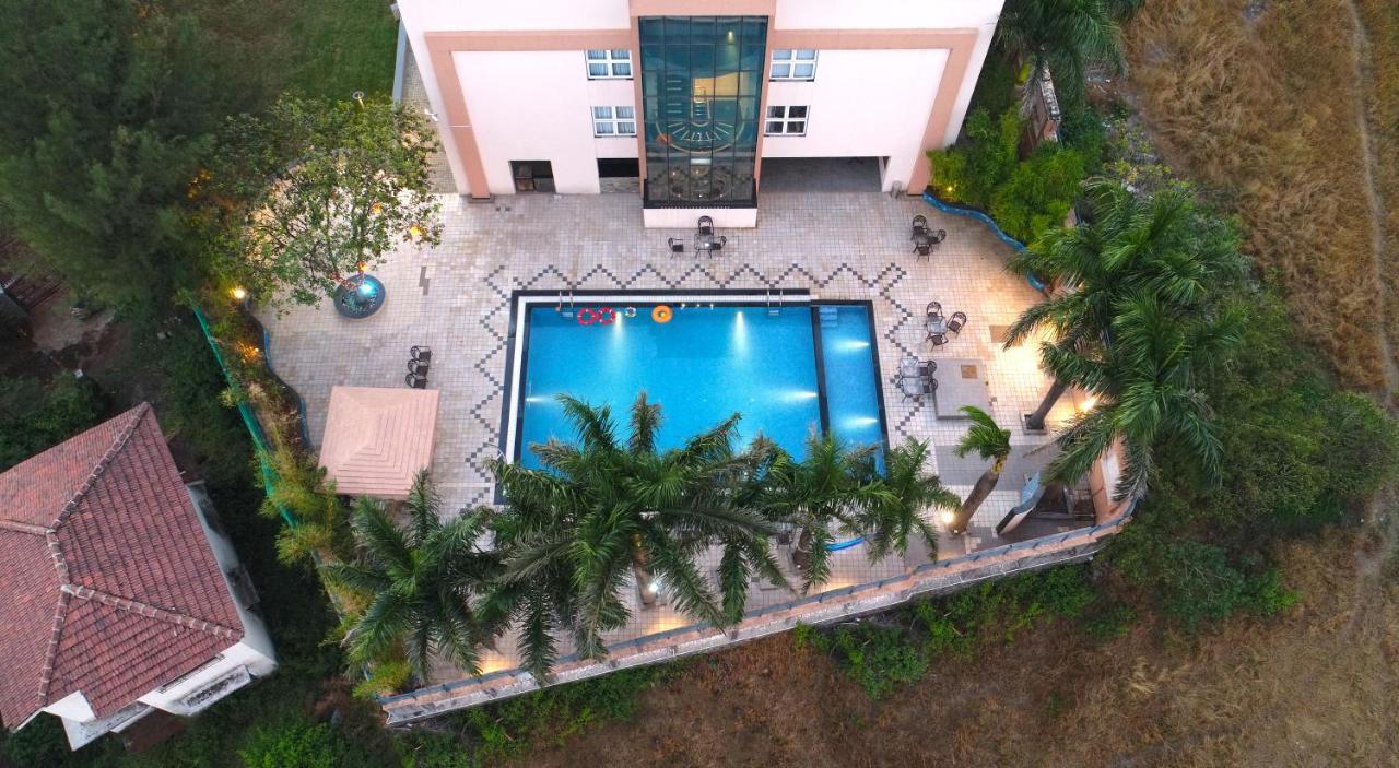 7 Apple Resort Lonavla Exterior foto