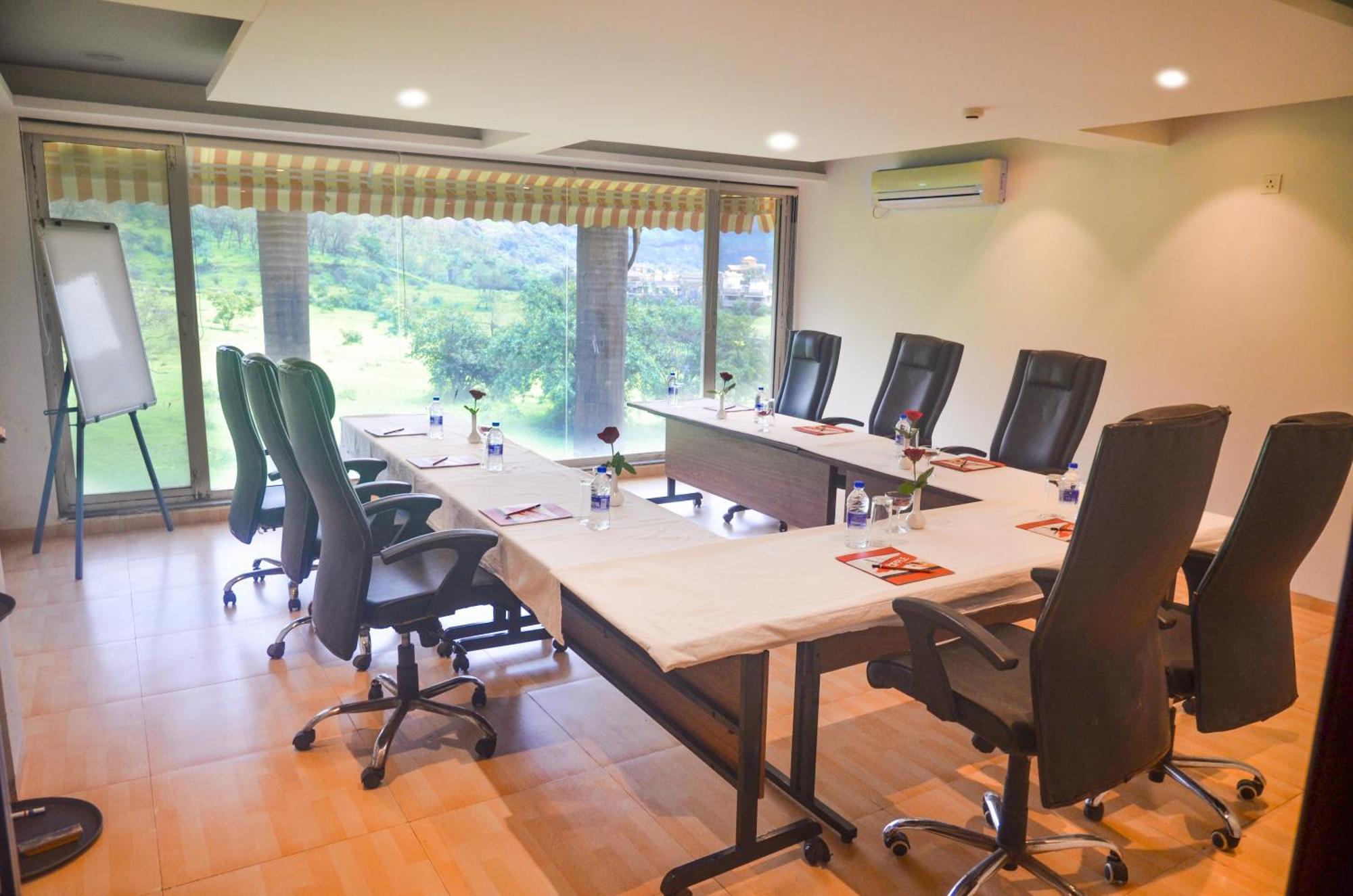 7 Apple Resort Lonavla Exterior foto