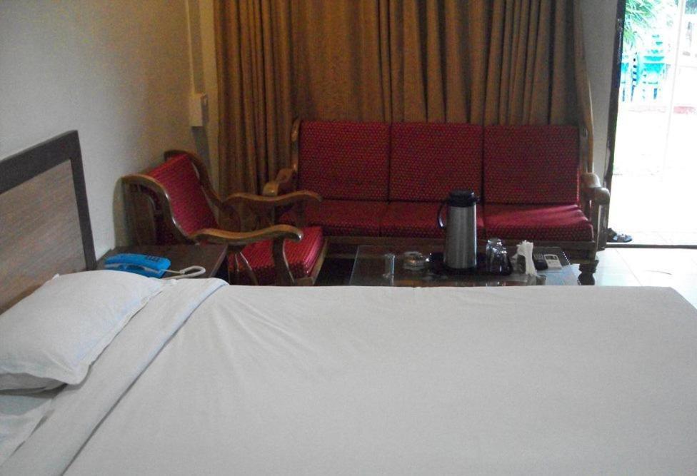 7 Apple Resort Lonavla Zimmer foto