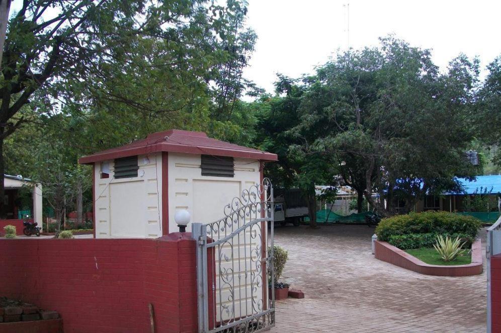 7 Apple Resort Lonavla Exterior foto