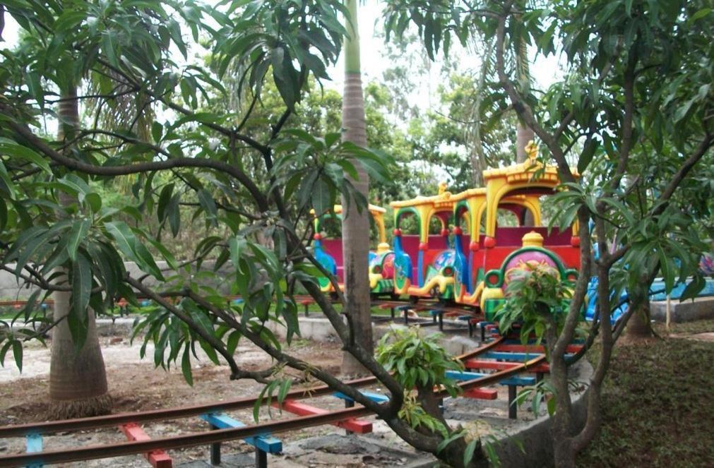 7 Apple Resort Lonavla Exterior foto