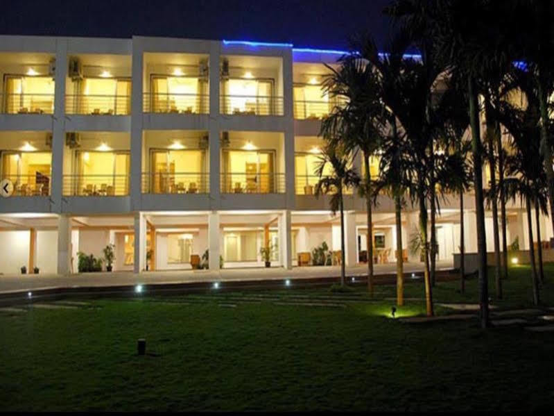 7 Apple Resort Lonavla Exterior foto